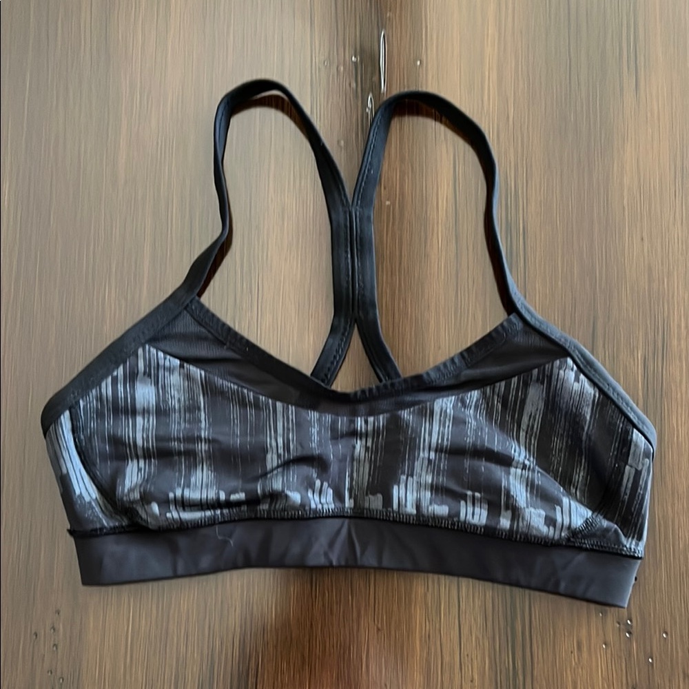 Lululemon Black and Gray Women's Sports Bra